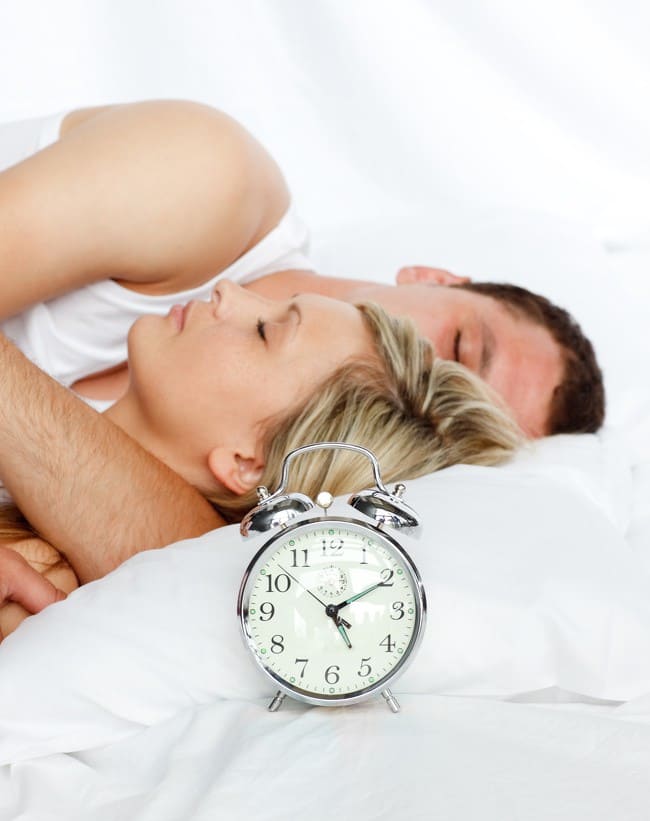 10 lời khuyên giúp bạn có được giấc ngủ ngon, sâu giấc và dễ dàng hơn - Ảnh 2.